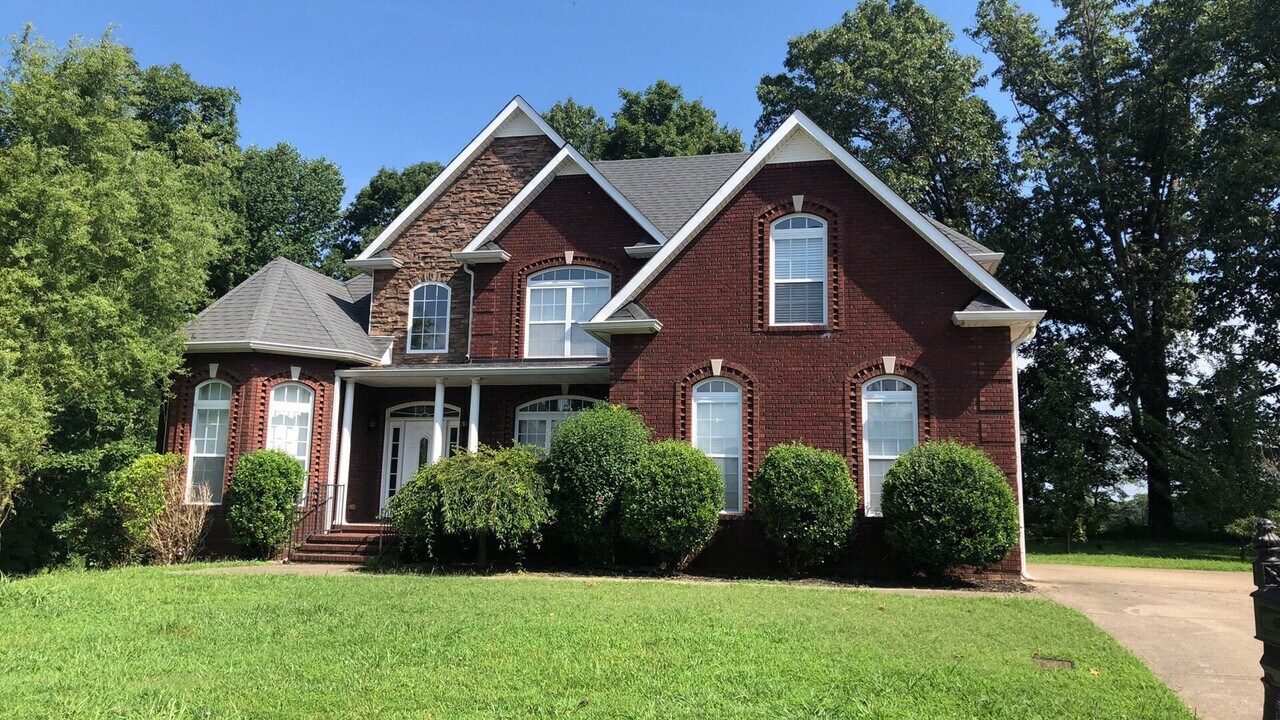 1224 Voyage Ct in Adams, TN - Building Photo