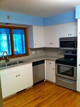 217 Mahaska Dr in Iowa City, IA - Building Photo - Building Photo