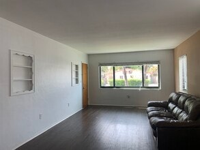 1975 SW 17th Ct in Miami, FL - Foto de edificio - Building Photo