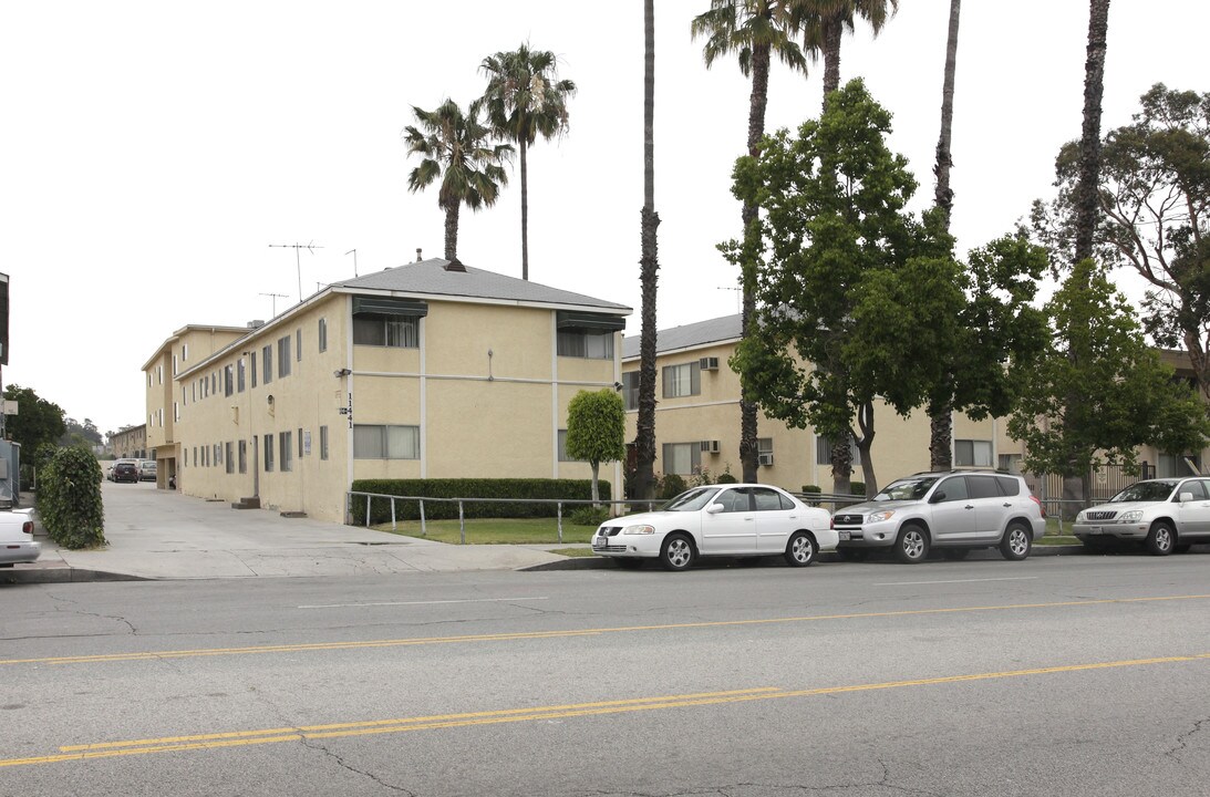 11437-11441 Oxnard St in North Hollywood, CA - Foto de edificio