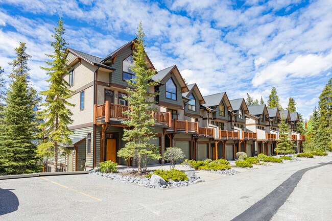 Golden Eagle Estates in Canmore, AB - Building Photo - Building Photo