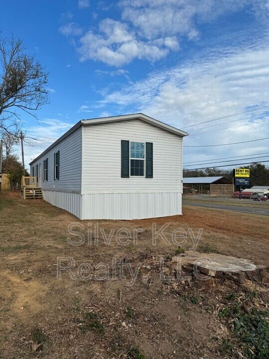 3000 Highway 11 S in Athens, TN - Building Photo