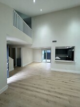 151 Albert Pl, Unit A in Costa Mesa, CA - Building Photo - Building Photo