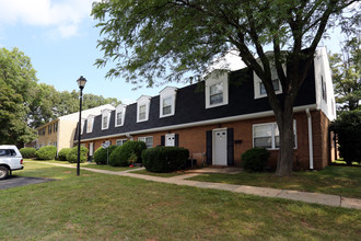 Chadwick Manor Townhomes in Baltimore, MD - Foto de edificio - Building Photo