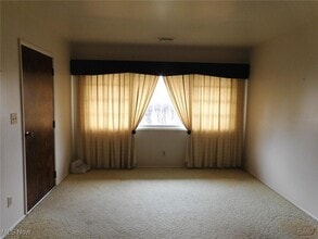 56 Wilmette Ln in Youngstown, OH - Building Photo - Building Photo
