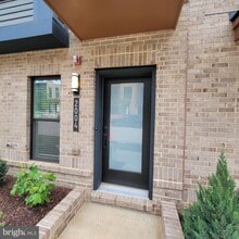 2004 Tysons Ridgeline Rd in Falls Church, VA - Building Photo - Building Photo