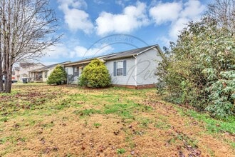 100 Cloverdale Dr in Columbia, TN - Building Photo - Building Photo
