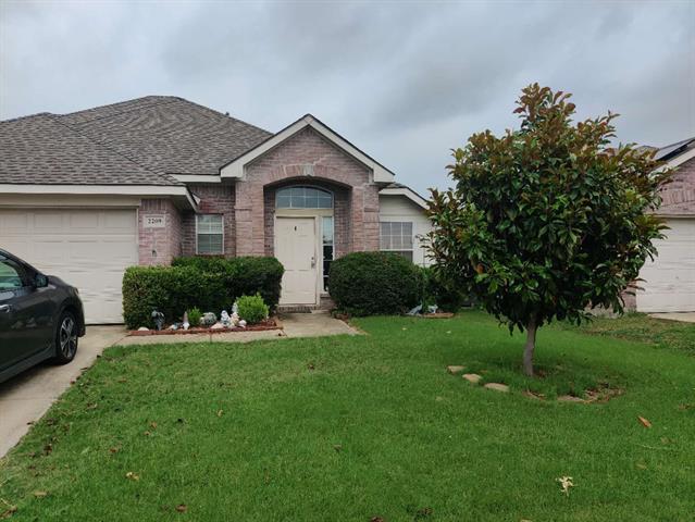 property at 2209 Spruce Cir