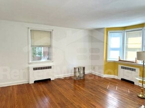 6109 Maylane Dr in Baltimore, MD - Foto de edificio - Building Photo