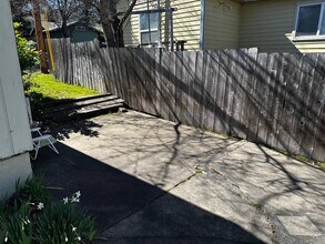 1370 Lee St in Ashland, OR - Building Photo - Building Photo