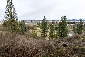 1609 E Hartson Ave, Unit Apt 3 in Spokane, WA - Foto de edificio - Building Photo