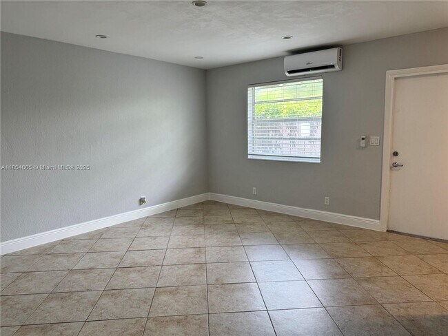 214 SW 15th St in Fort Lauderdale, FL - Building Photo - Building Photo