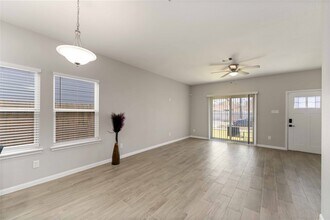 9711 Beckley St in Houston, TX - Building Photo - Building Photo