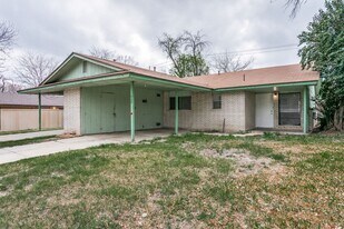 528 Southtrail Dr in San Antonio, TX - Building Photo