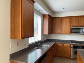 3206 Ivy Rose in Stockton, CA - Building Photo - Building Photo