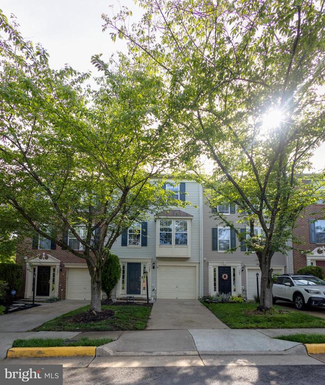 163 Shirley Square SE in Leesburg, VA - Building Photo - Building Photo