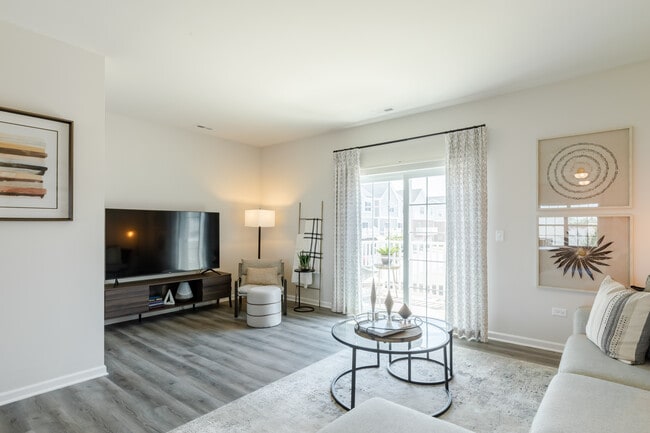 Orland Ridge Towns and Villas in Orland Park, IL - Building Photo - Interior Photo