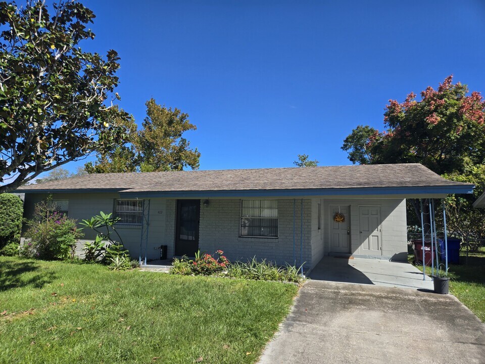 413 Tennessee Ave in St. Cloud, FL - Foto de edificio