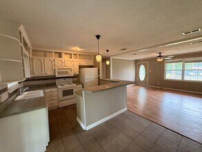 165 Marshall Cir in Guntersville, AL - Building Photo - Building Photo