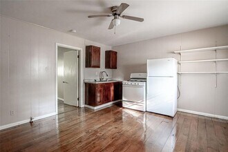 2018 Ave L 1/2-Unit -3 in Huntsville, TX - Building Photo - Building Photo
