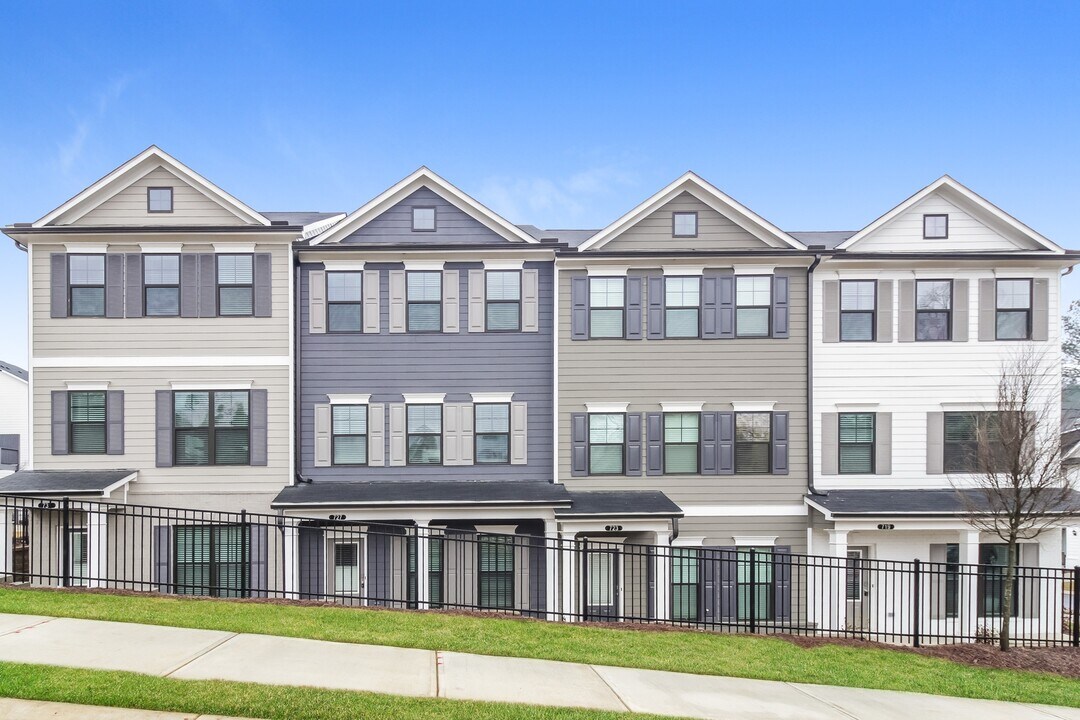 759 Calvin Pk Dr in Ball Ground, GA - Building Photo