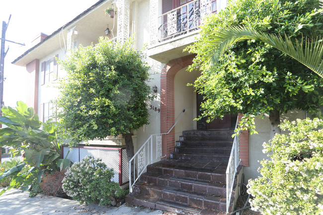 3189 Cheviot Vista Pl in Los Angeles, CA - Foto de edificio - Building Photo