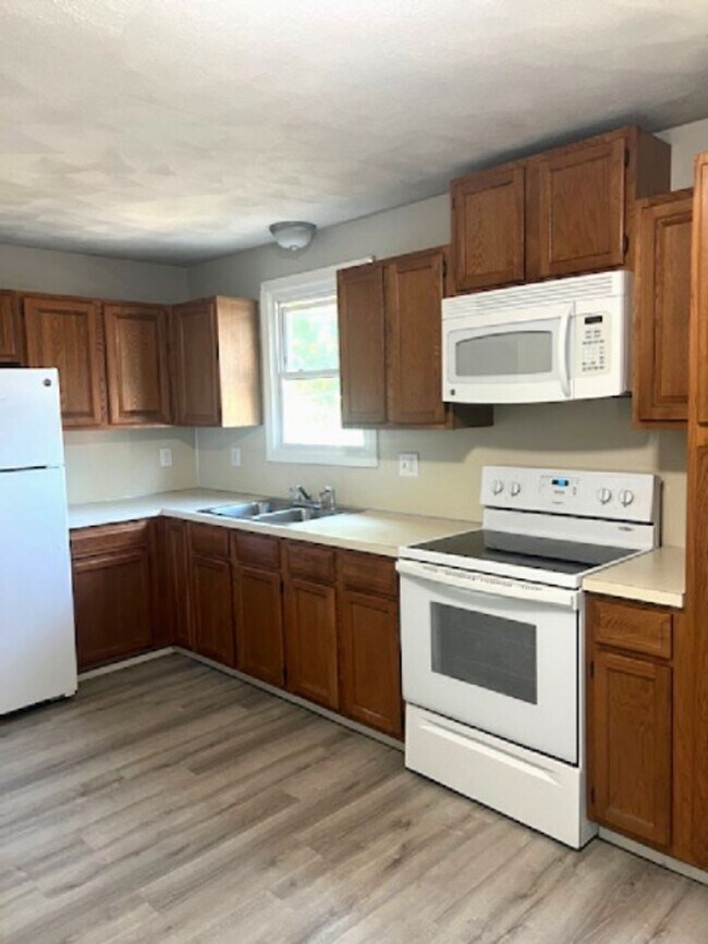 175-177 Kilvert St in Warwick, RI - Building Photo - Building Photo