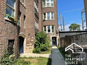 2019 N Humboldt Blvd, Unit 1E in Chicago, IL - Foto de edificio - Building Photo