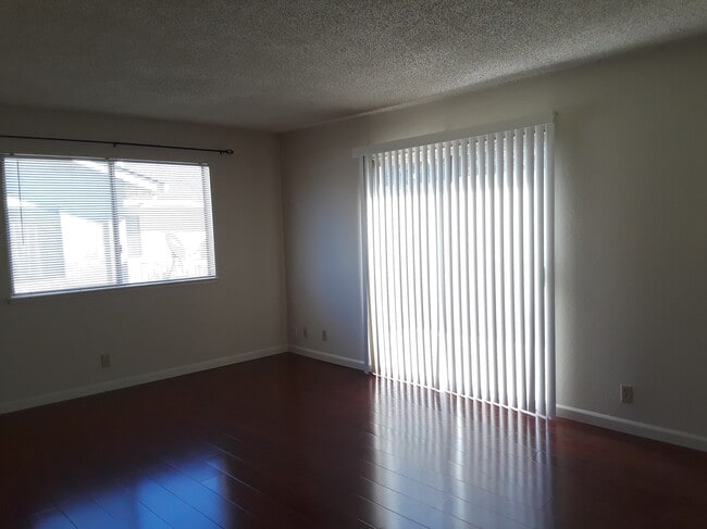 866 Gallatin Dr, Unit 4