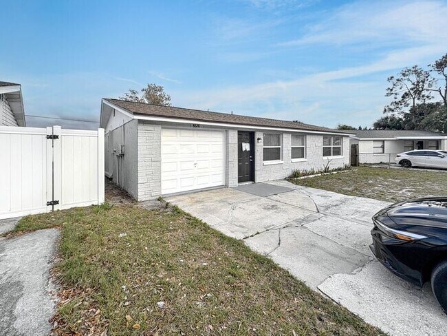 8628 Velvet Dr