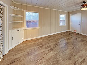 4671 Edgeware Rd in San Diego, CA - Foto de edificio - Building Photo