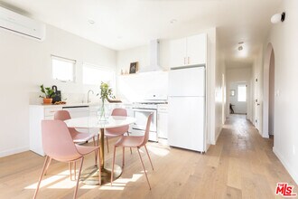 3611 1/2 Bellevue Ave in Los Angeles, CA - Building Photo - Building Photo