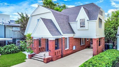 411 Peden St-Unit -B in Houston, TX - Foto de edificio - Building Photo