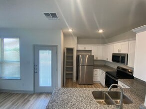 10204 Eaglewood Nook in San Antonio, TX - Building Photo - Building Photo