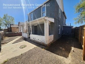 1221 E Abriendo Ave-Unit -B in Pueblo, CO - Foto de edificio - Building Photo