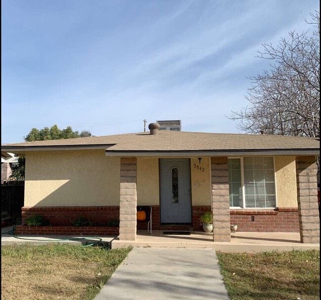 property at 3542 S Frank Ave