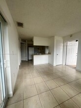 17500 NW 67th Pl in Hialeah, FL - Building Photo - Building Photo