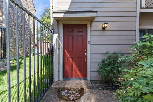 5616 Preston Oaks Rd in Dallas, TX - Foto de edificio - Building Photo