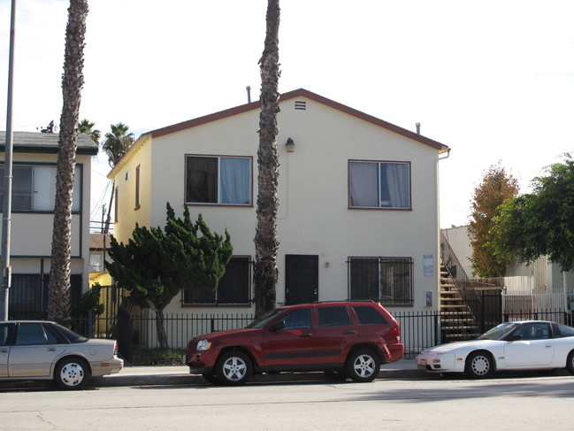 1640 Pacific Ave in Long Beach, CA - Foto de edificio - Building Photo