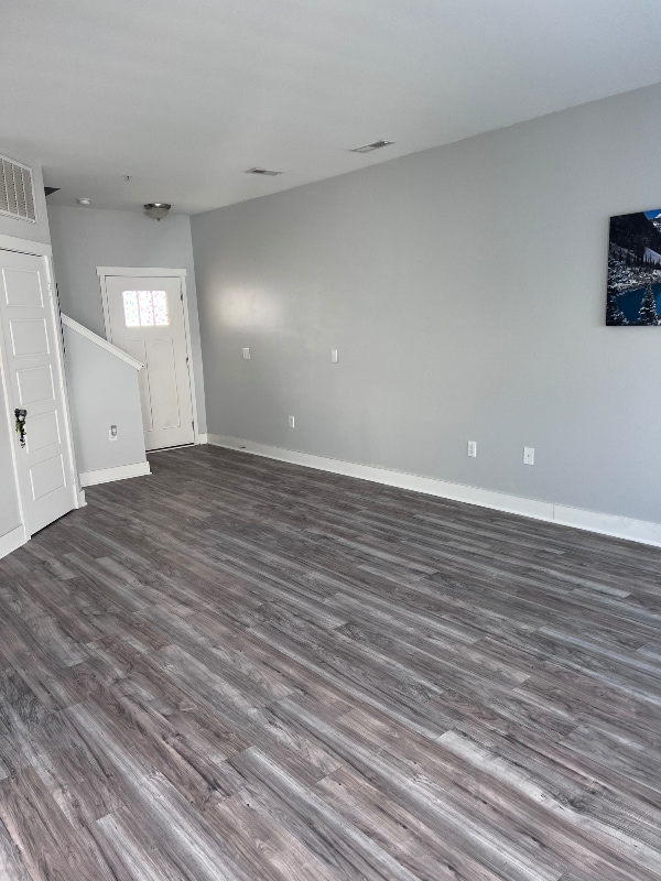 1135 Somerset Springs Dr in Spring Hill, TN - Foto de edificio - Building Photo