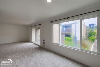 8650 Via Mallorca in San Diego, CA - Building Photo - Building Photo