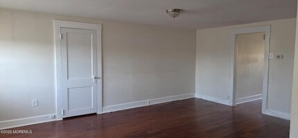 107 Broad St in Matawan, NJ - Building Photo - Building Photo