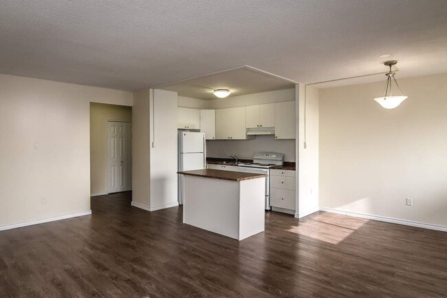 Fontainebleau Apartments