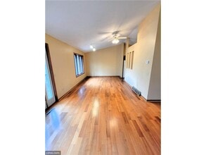 451 Hunter Hill Rd in Hudson, WI - Building Photo - Building Photo