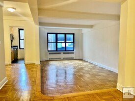 EAST 56 STREET in New York, NY - Building Photo