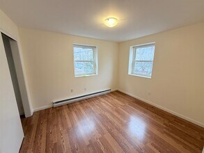 122 Trowbridge St, Unit 2R in Cambridge, MA - Building Photo - Building Photo