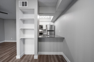 Villas on Rosemeade East in Dallas, TX - Building Photo - Interior Photo