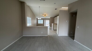 10355 W Alvarado Rd in Avondale, AZ - Building Photo - Building Photo