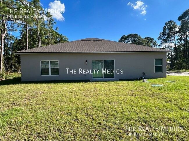 571 Dixon Rd NW in Palm Bay, FL - Building Photo - Building Photo