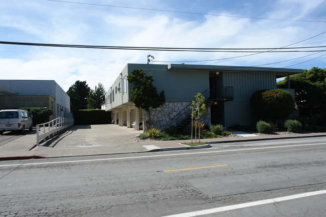 630 Masonic Way in Belmont, CA - Building Photo - Building Photo